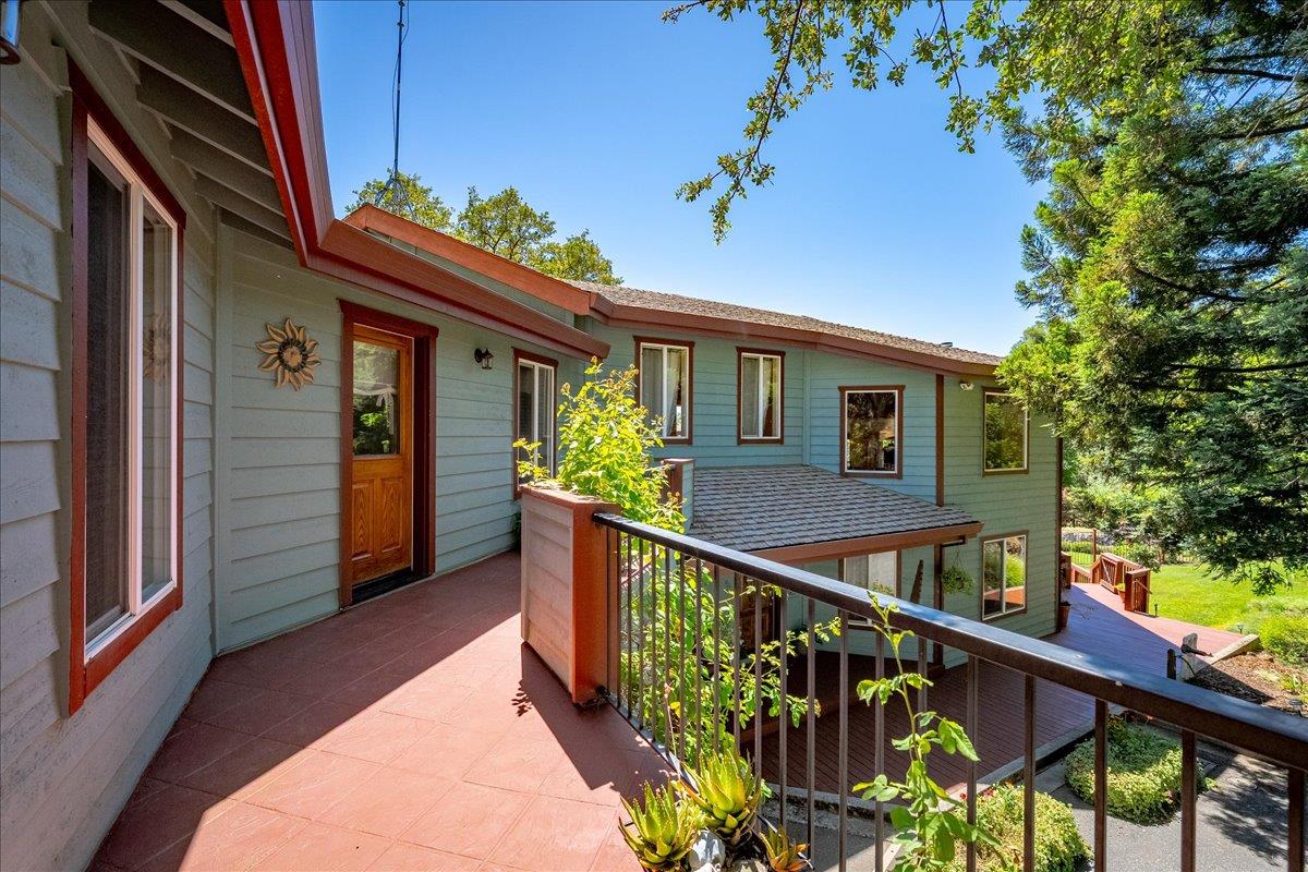 10947 East Lime Kiln Road Grass Valley, CA 95949 - Photo 51 of 94 Wrap around deck