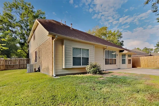 $2,415 | 1731 Red Oak Terrace, Houston, TX 77339