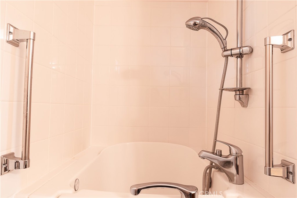 2454 Invar Court Simi Valley, CA 93065 - Photo 22 of 42 Walk-in tub
