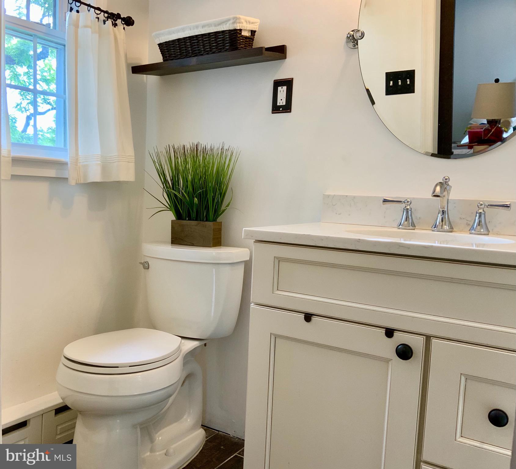 2818 West George Mason Road Falls Church, VA 22042 - Photo 12 of 20 Main bedroom bath...