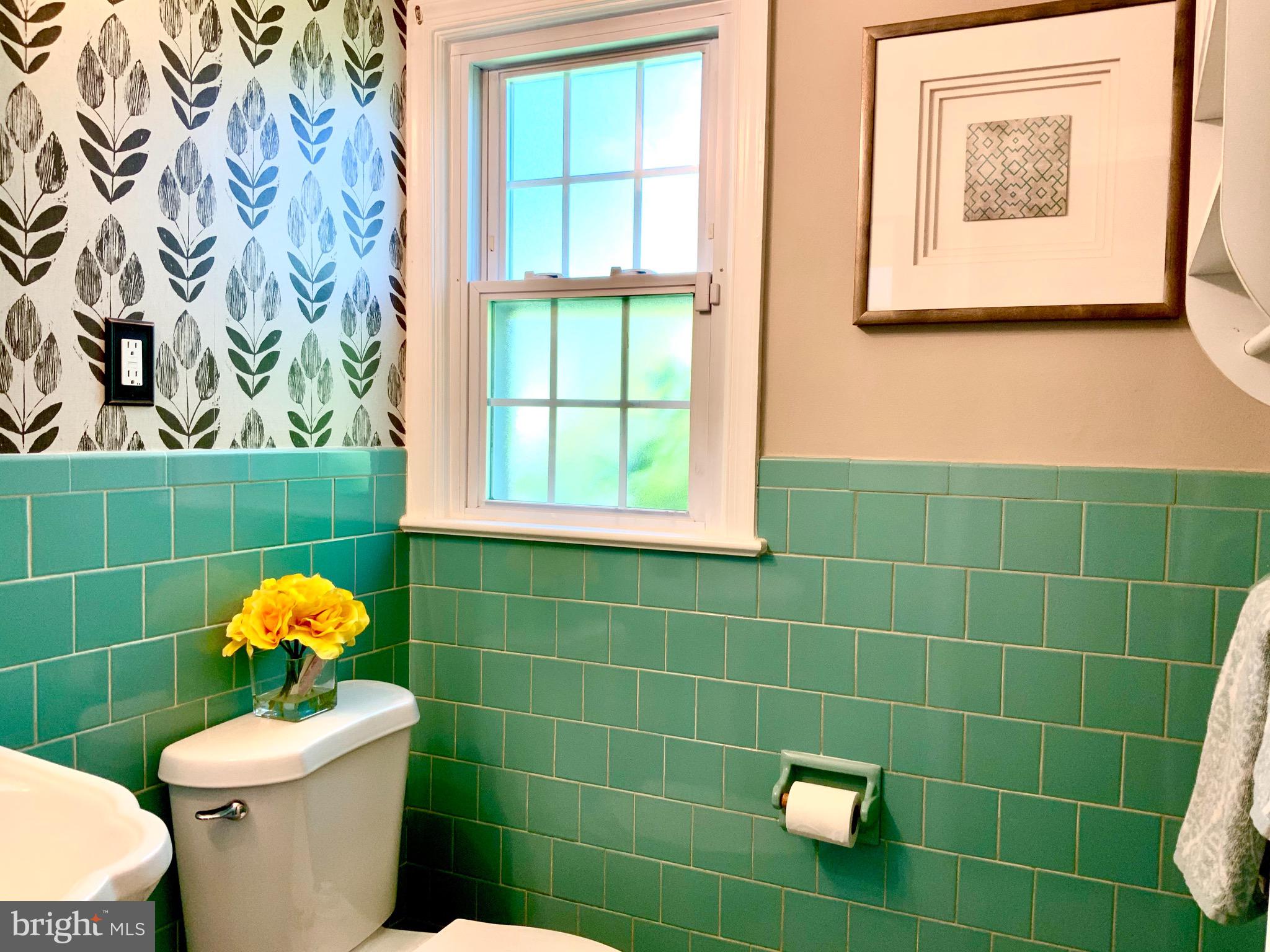 2818 West George Mason Road Falls Church, VA 22042 - Photo 9 of 20 Main level half bath...
