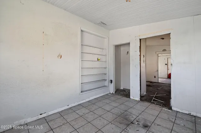 a view of room with walk in closet