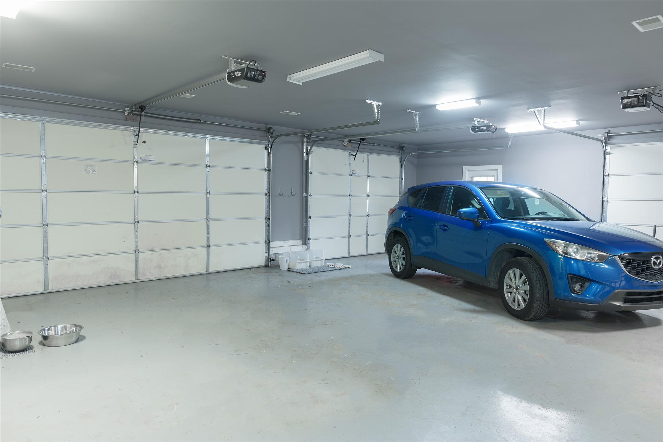 806 Mires Road Mount Juliet, TN 37122 - Photo 17 of 28 Massive garage! If you appreciate a good garage this is for you!!!! even your own urinal!