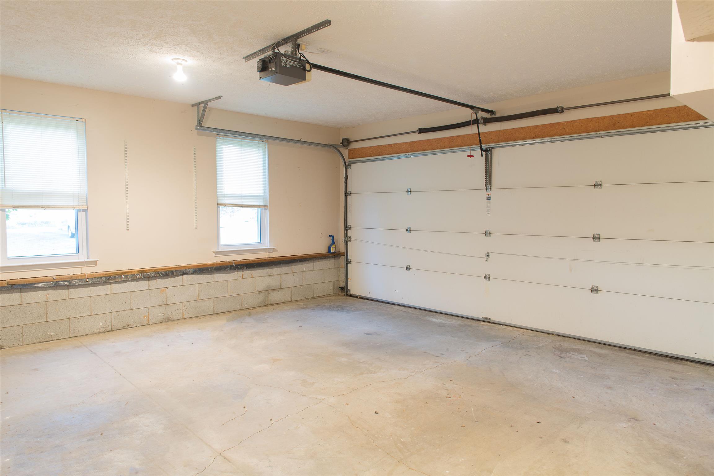 806 Mires Road Mount Juliet, TN 37122 - Photo 18 of 28 Additional garage space off the kitchen easy to unload groceries!