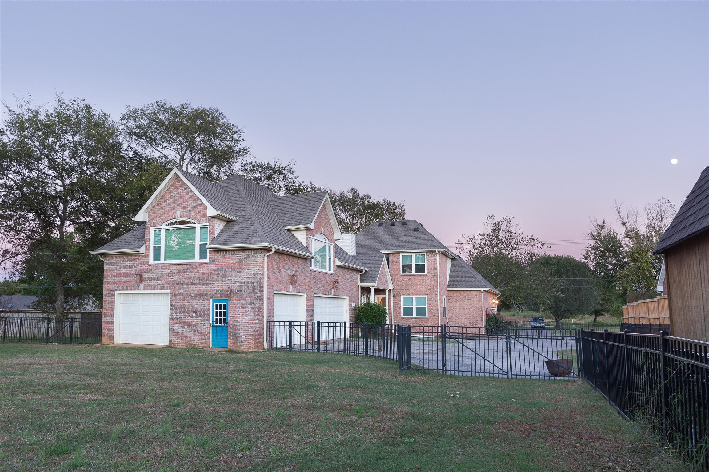 806 Mires Road Mount Juliet, TN 37122 - Photo 19 of 28 A kings castle for a poppers price...