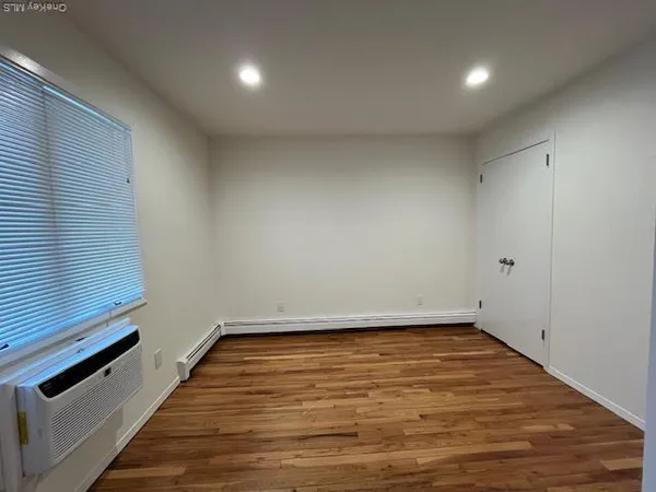 $3,250 | 42 Sintsink Drive East, Unit 4, Port Washington, NY 11050