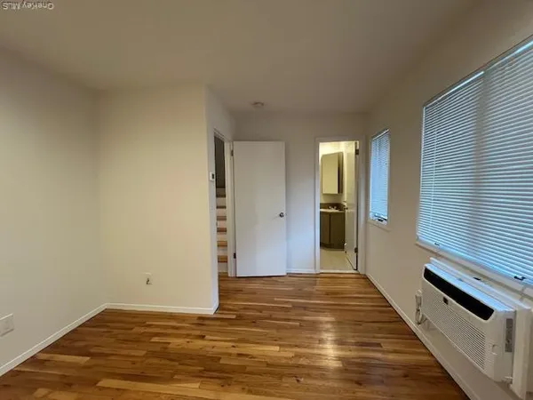 $3,250 | 42 Sintsink Drive East, Unit 4, Port Washington, NY 11050