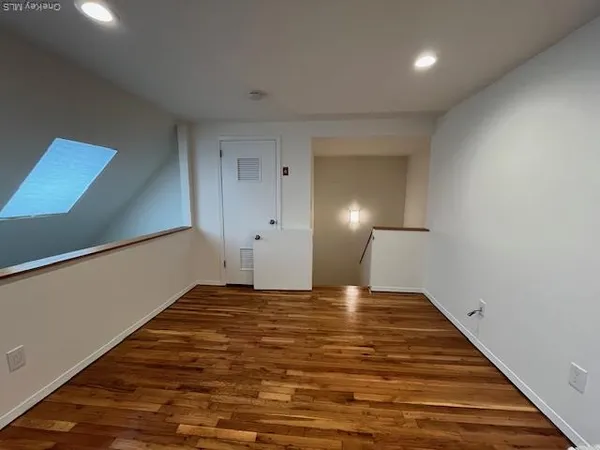 $3,250 | 42 Sintsink Drive East, Unit 4, Port Washington, NY 11050