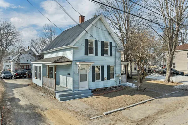 $2,100 | 135 Franklin Street, Unit A, Franklin, NH 03235