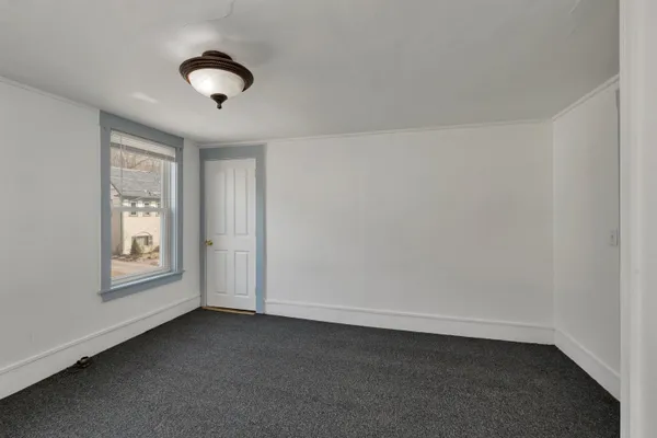 $2,100 | 135 Franklin Street, Unit A, Franklin, NH 03235
