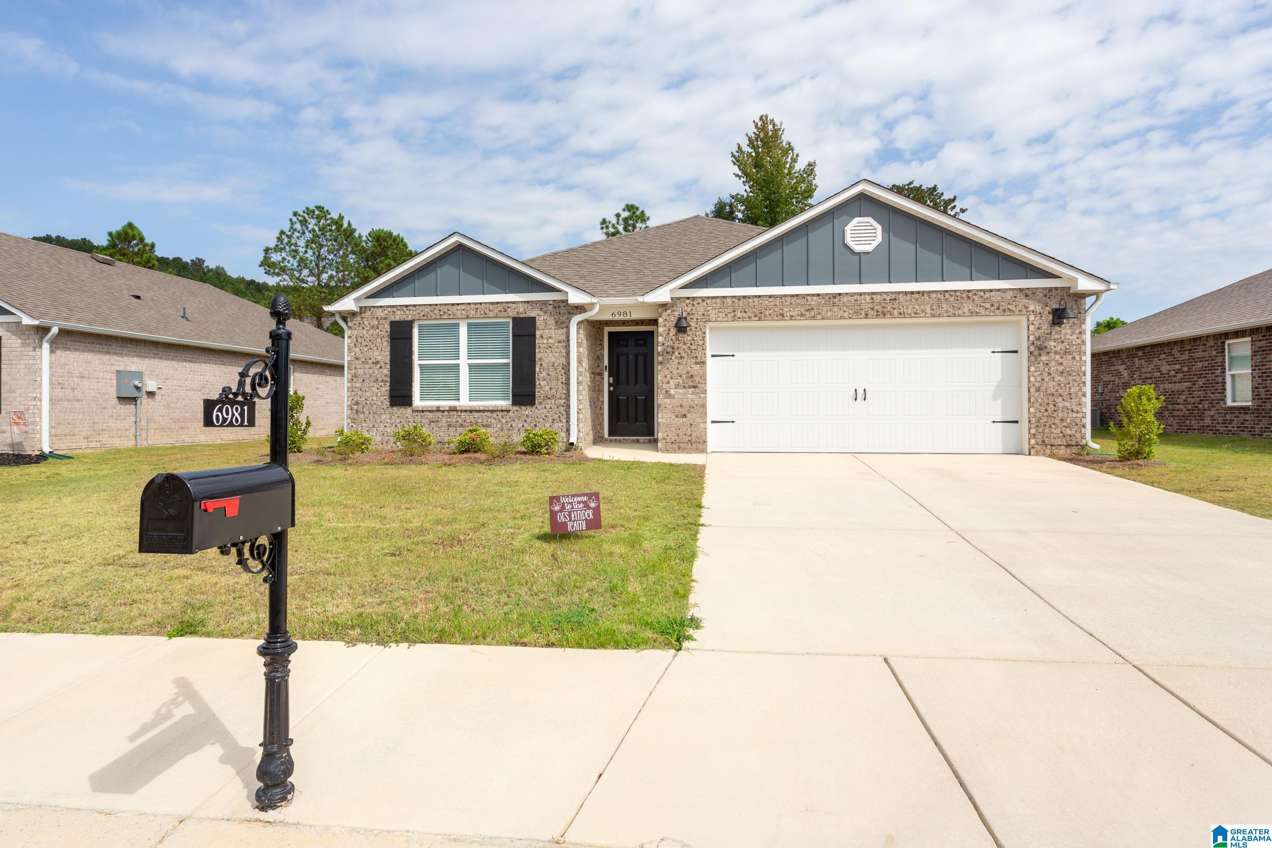 6981 Southern Trace Loop Leeds, AL 35094 - Photo 3 of 34