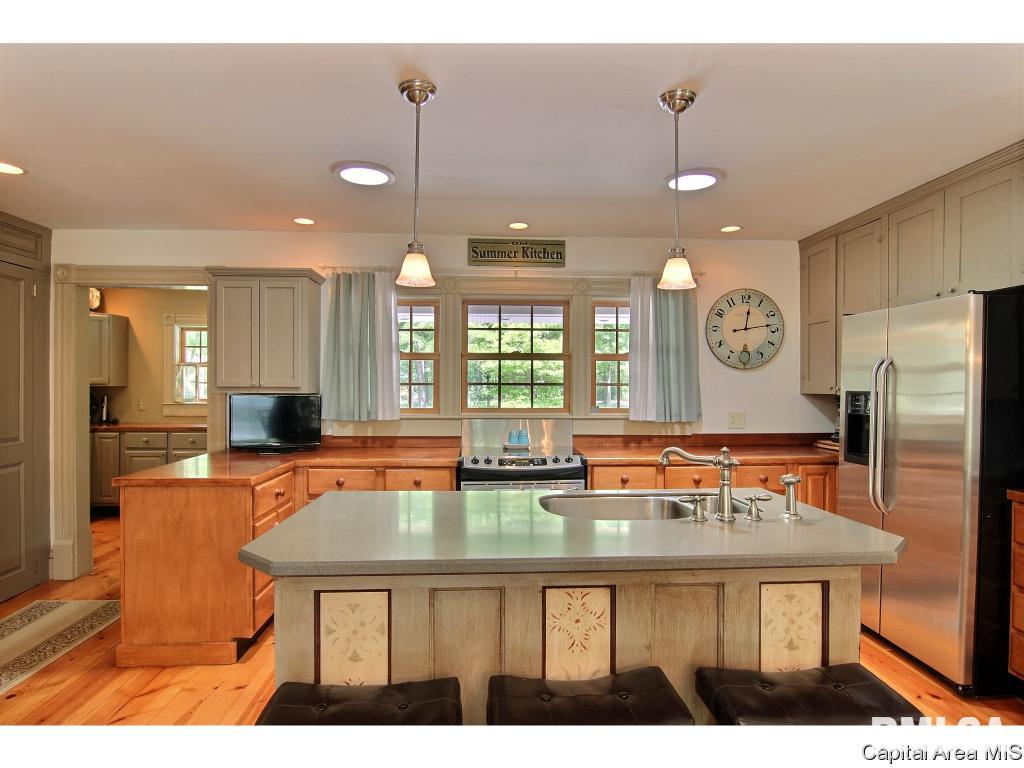 12844 Apache Road Shipman, IL 62685 - Photo 9 of 28