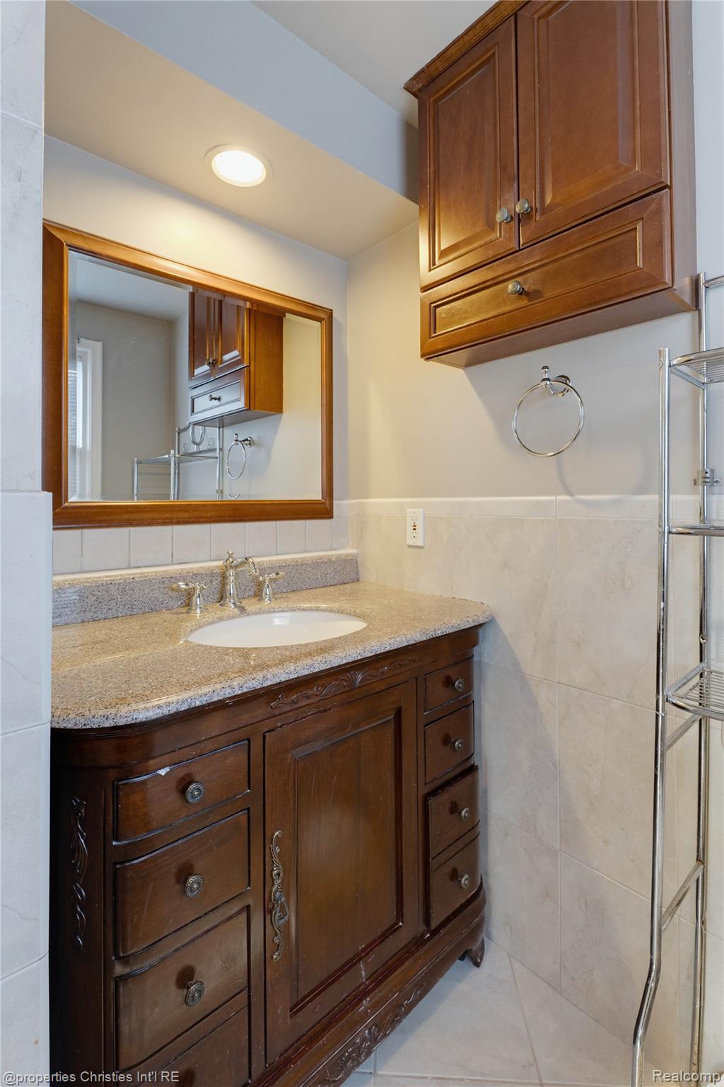 29042 Raleigh Road Farmington, MI 48336 - Photo 27 of 37 27.jpg