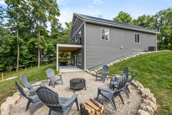 $750,000 | W5066 West Long Lake Road, Waupaca, WI 54981
