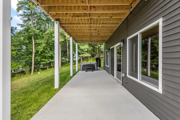 $750,000 | W5066 West Long Lake Road, Waupaca, WI 54981