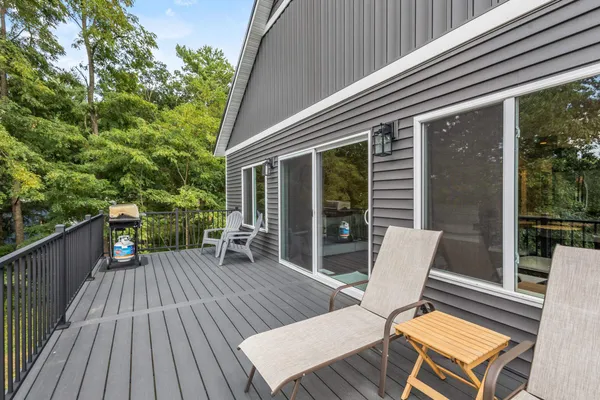 $750,000 | W5066 West Long Lake Road, Waupaca, WI 54981