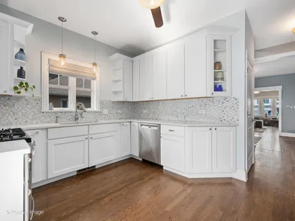 $999,900 | 184 East Grantley Avenue, Elmhurst, IL 60126