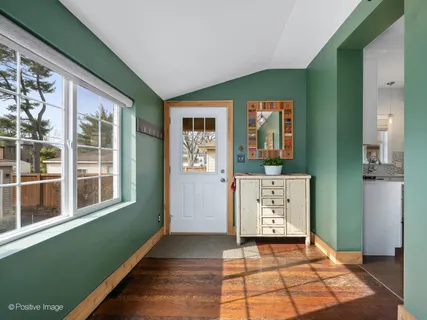 $999,900 | 184 East Grantley Avenue, Elmhurst, IL 60126