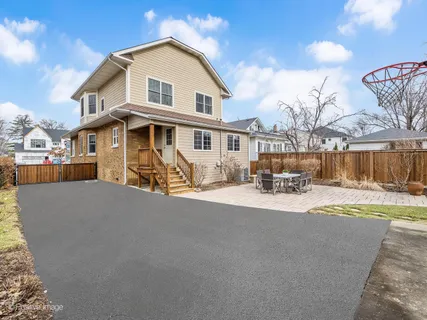 $999,900 | 184 East Grantley Avenue, Elmhurst, IL 60126