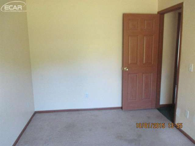 8440 Fenton Road Grand Blanc, MI 48439 - Photo 26 of 30 20451110-25.JPG