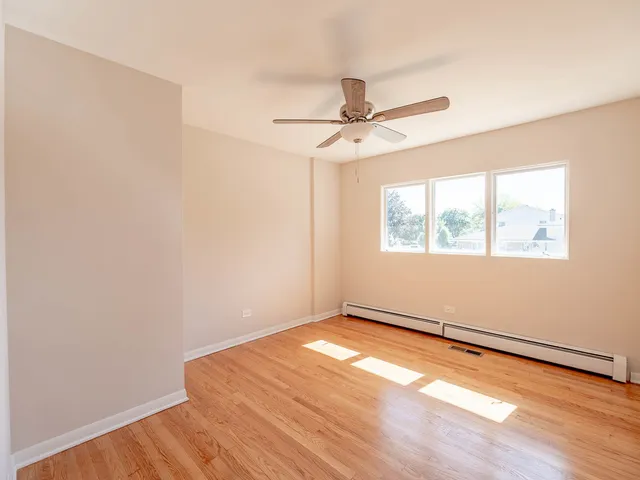 $419,900 | 2858 Kensington Avenue, Westchester, IL 60154