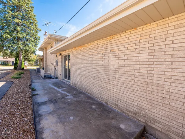 $419,900 | 2858 Kensington Avenue, Westchester, IL 60154