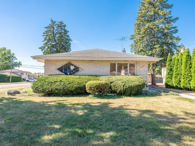 $419,900 | 2858 Kensington Avenue, Westchester, IL 60154