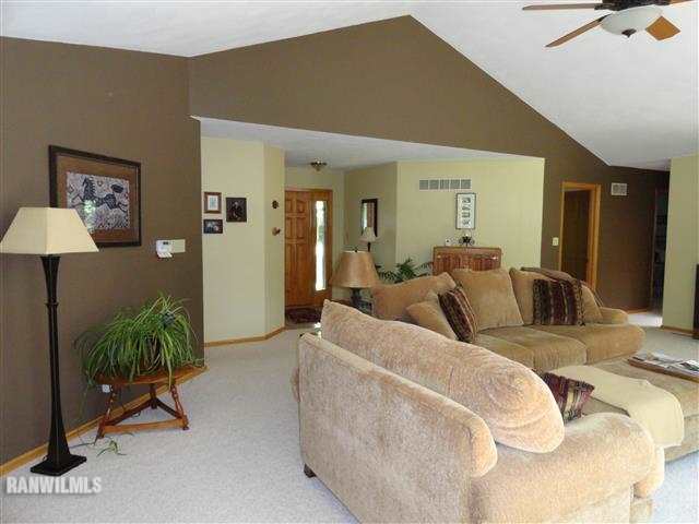 5971 North Oak Road Freeport, IL 61032 - Photo 8 of 12 Gallery Image 8