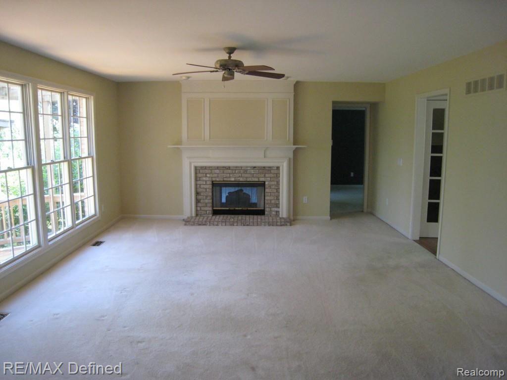 798 Loggers Circle Rochester, MI 48307 - Photo 13 of 32 Loggers Circle 022.jpg