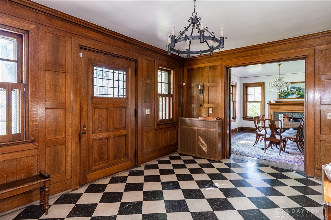 215 Southview Road Dayton, OH 45419 - Photo 8 of 97