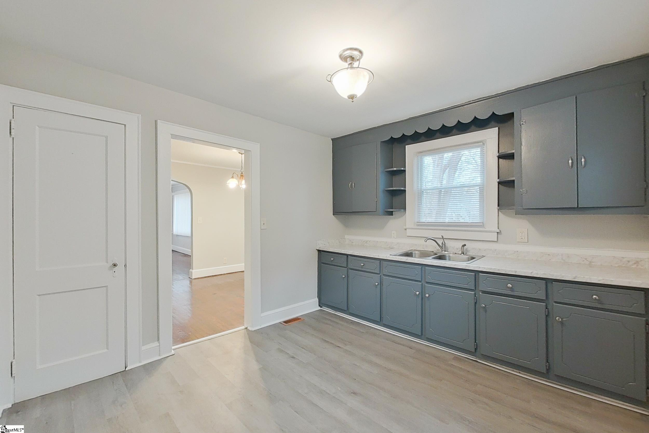35 Pleasant Ridge Avenue Greenville, SC 29605 - Photo 9 of 25 Gallery Image 9