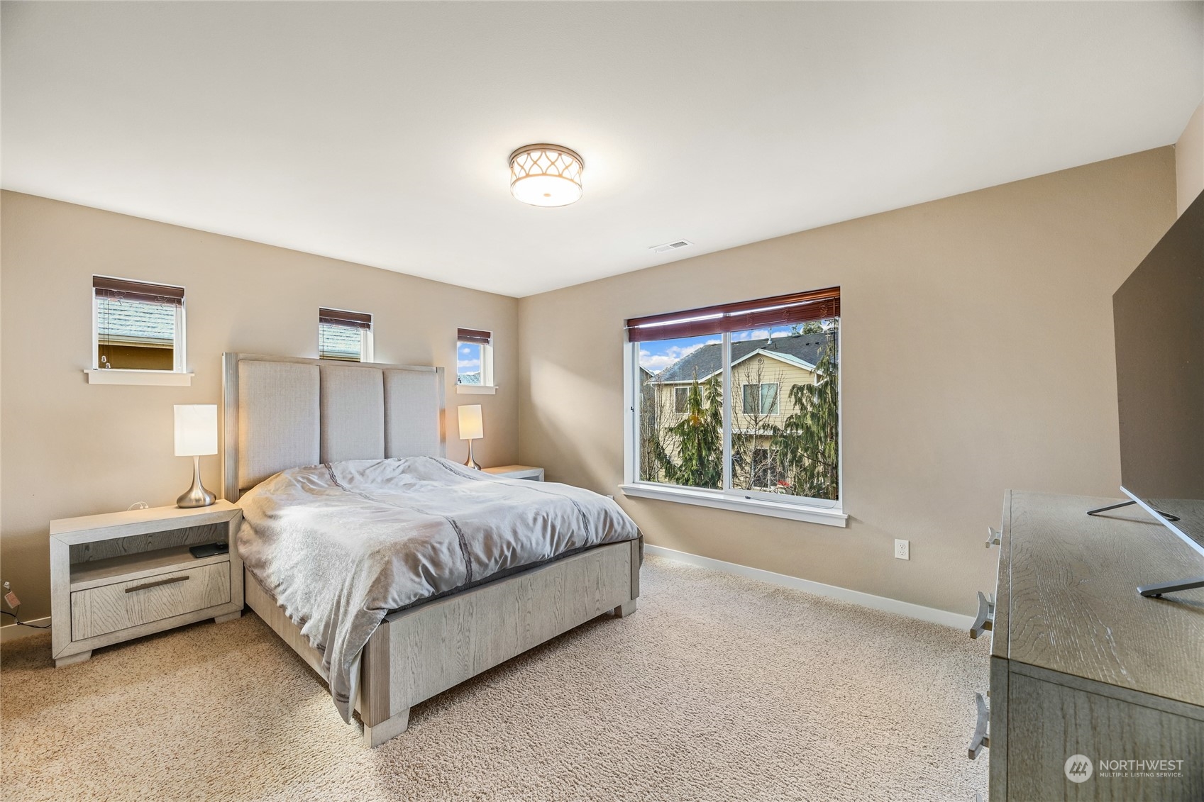 655 Ilwaco Place Northeast Renton, WA 98059 - Photo 12 of 25 Gallery Image 12