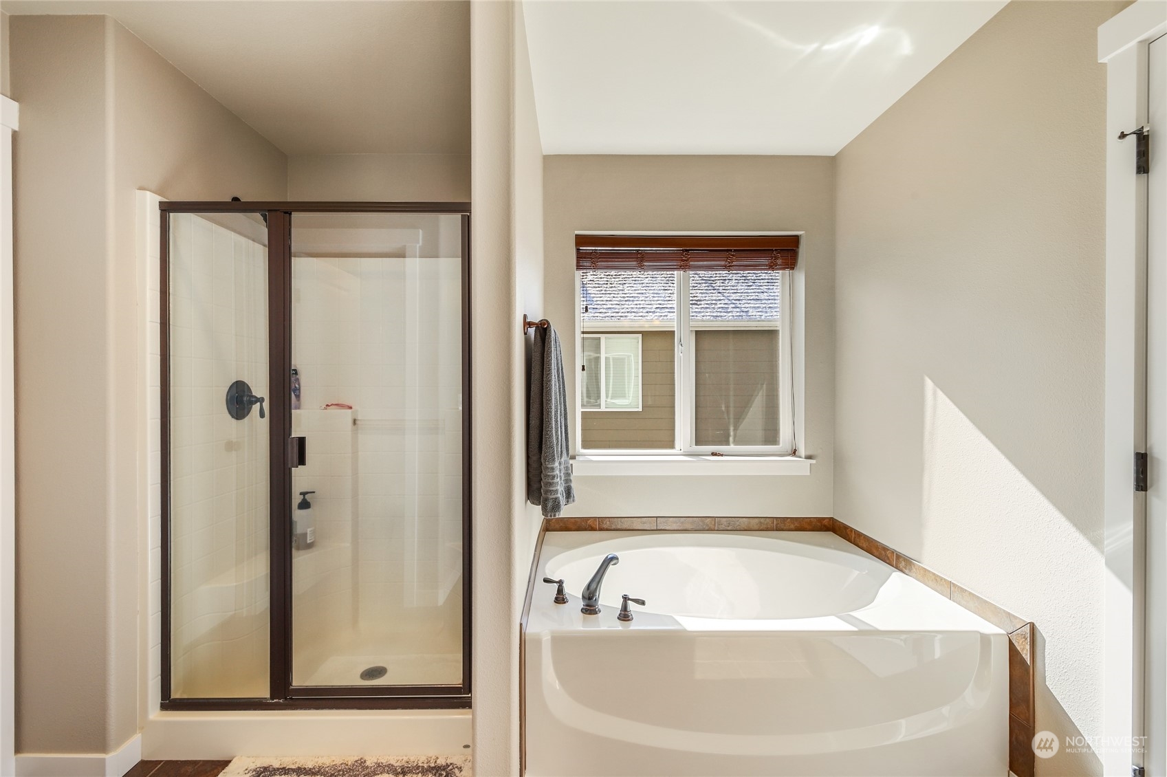 655 Ilwaco Place Northeast Renton, WA 98059 - Photo 14 of 25 Gallery Image 14
