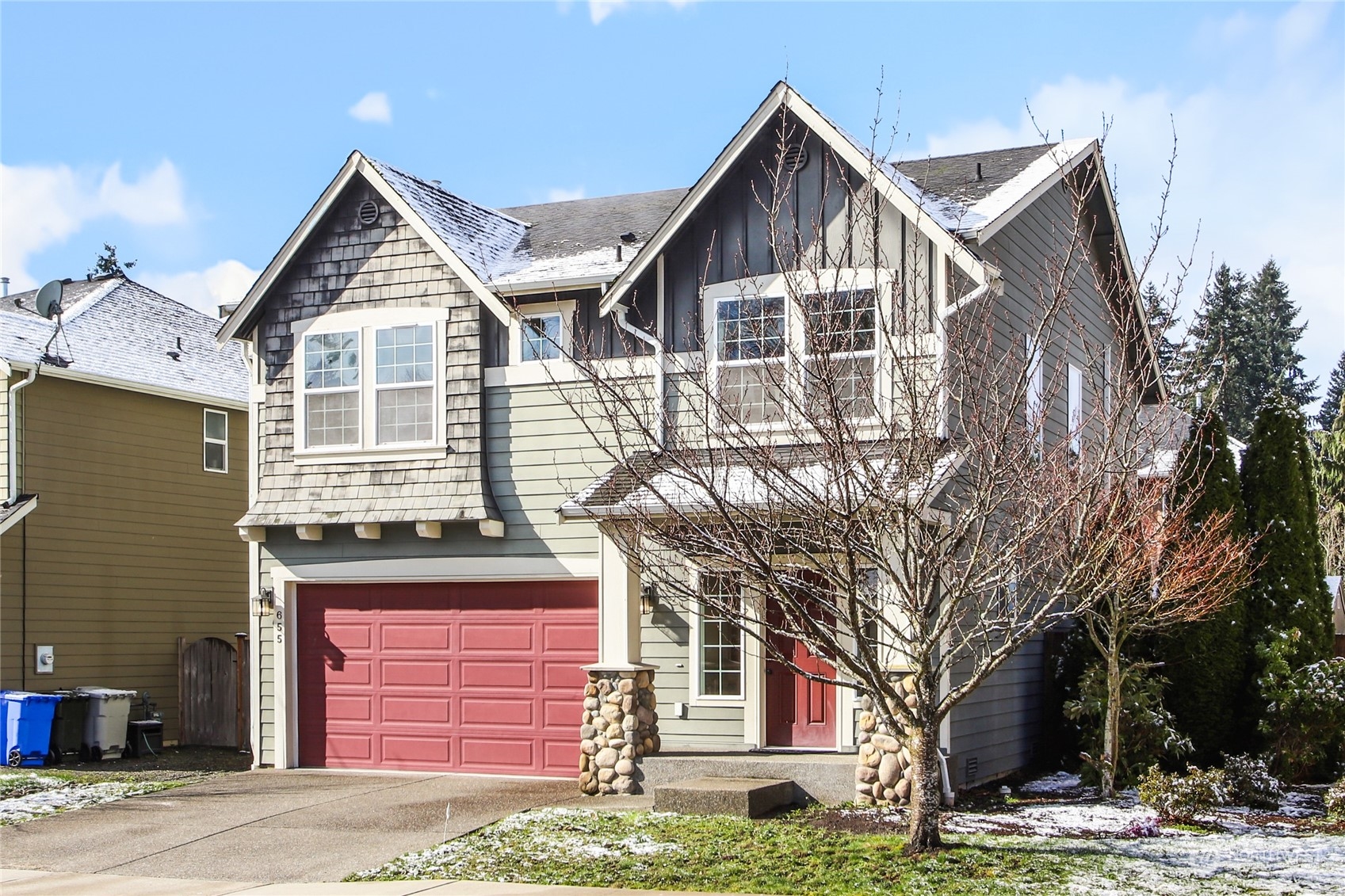 655 Ilwaco Place Northeast Renton, WA 98059 - Photo 2 of 25 Gallery Image 2