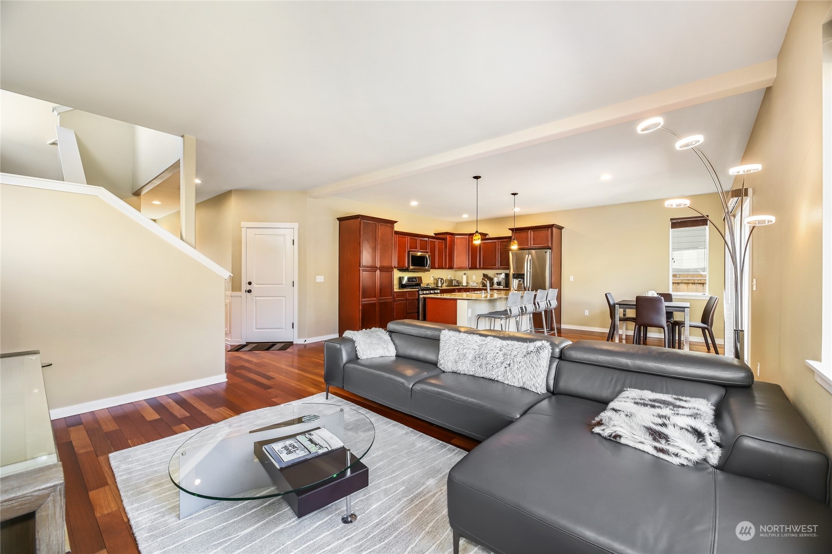 655 Ilwaco Place Northeast Renton, WA 98059 - Photo 5 of 25 Gallery Image 5