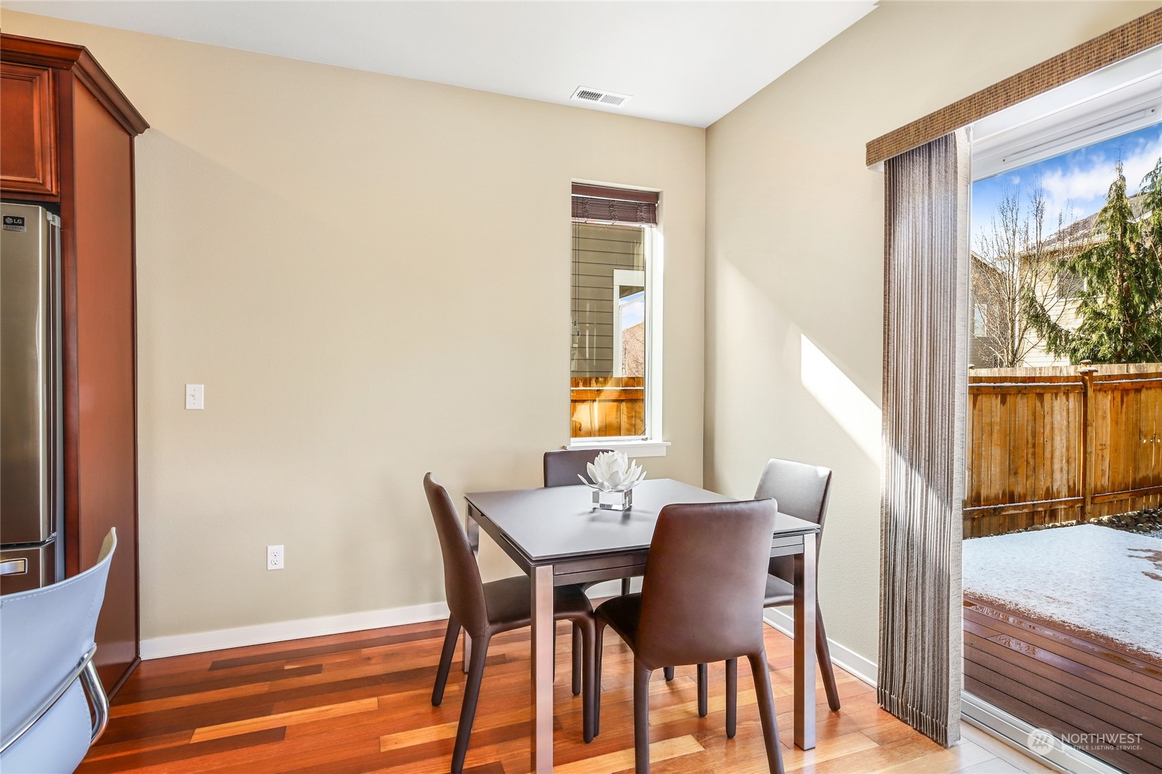 655 Ilwaco Place Northeast Renton, WA 98059 - Photo 10 of 25 Gallery Image 10