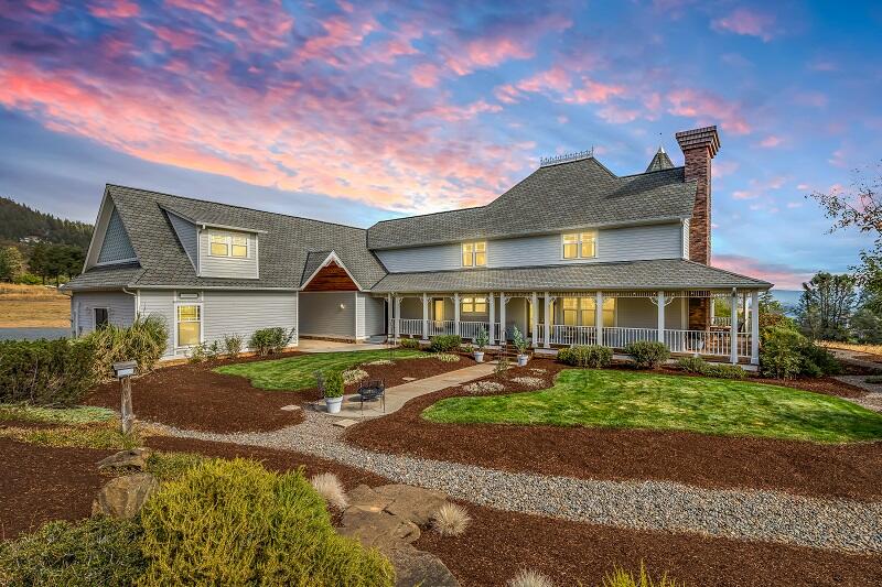 3843 Walker Creek Road Central Point, OR 97502 - Photo 13 of 75 9R9A3338-Small
