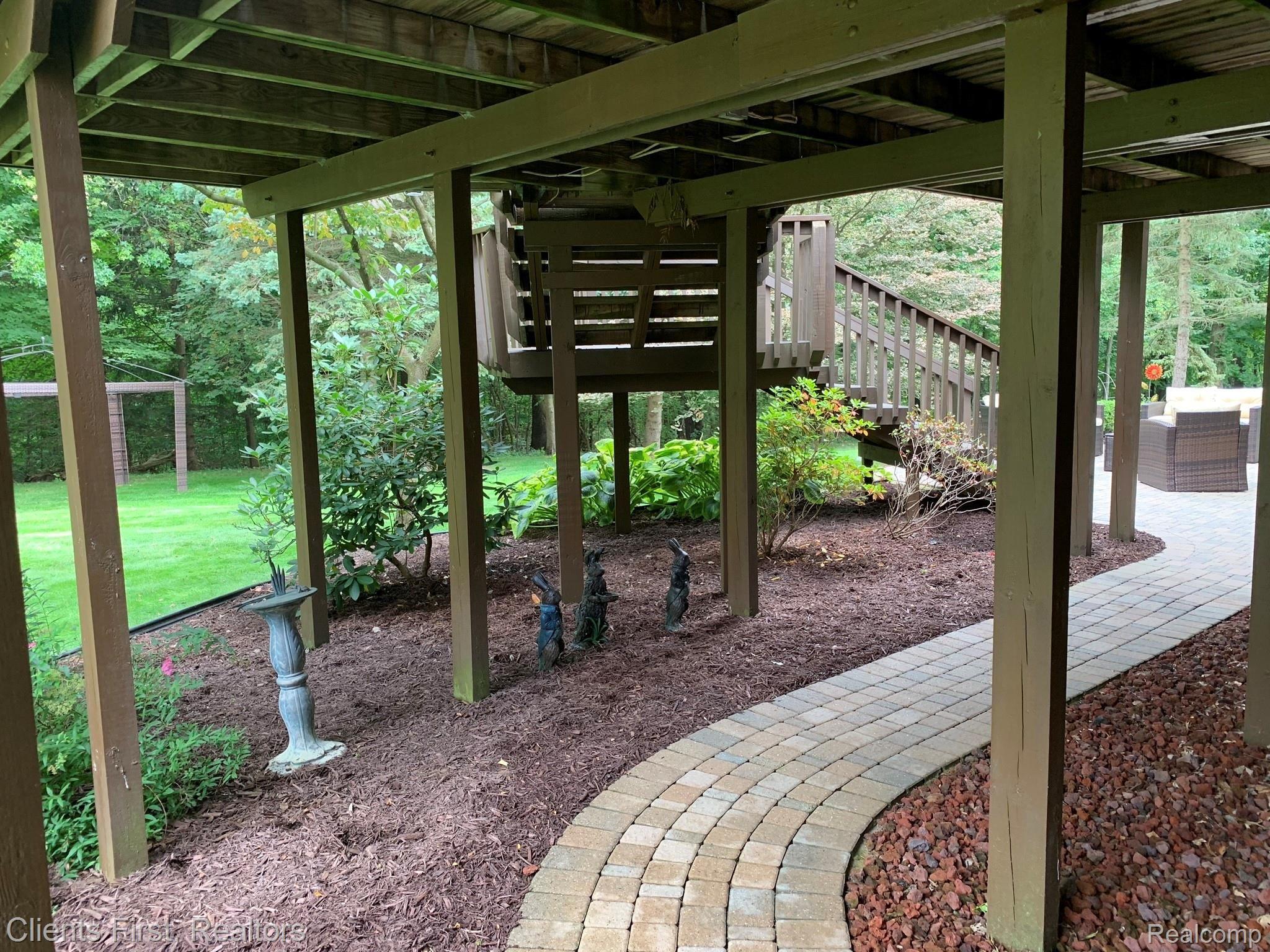 31231 Country Ridge Circle Farmington, MI 48331 - Photo 17 of 73 IMG_1690.JPEG