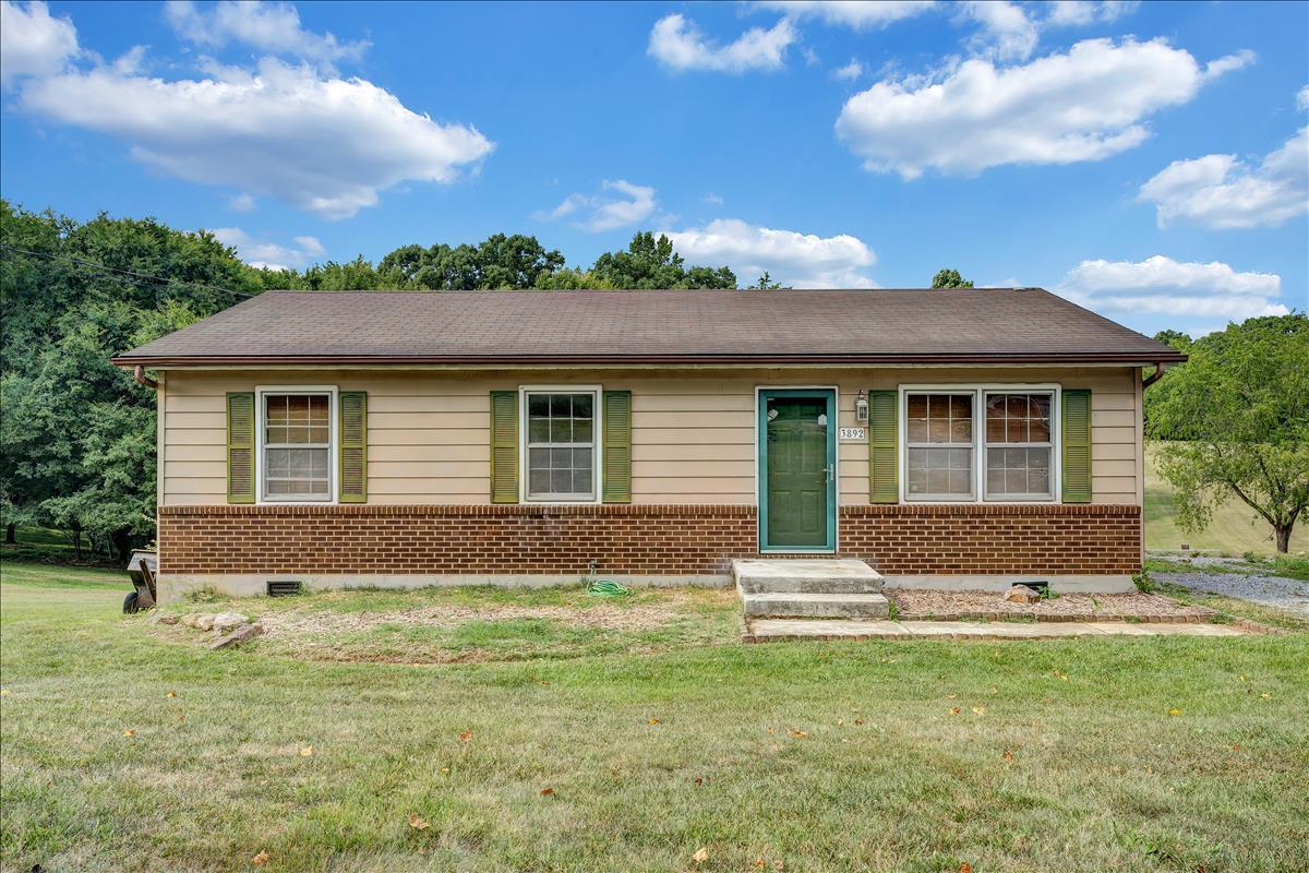 3892 Pitzer Road Roanoke, VA 24014 - Photo 1 of 18 Street view