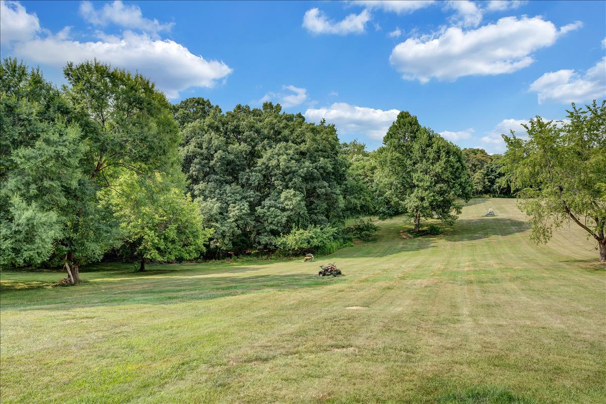 3892 Pitzer Road Roanoke, VA 24014 - Photo 6 of 18 DSC05257