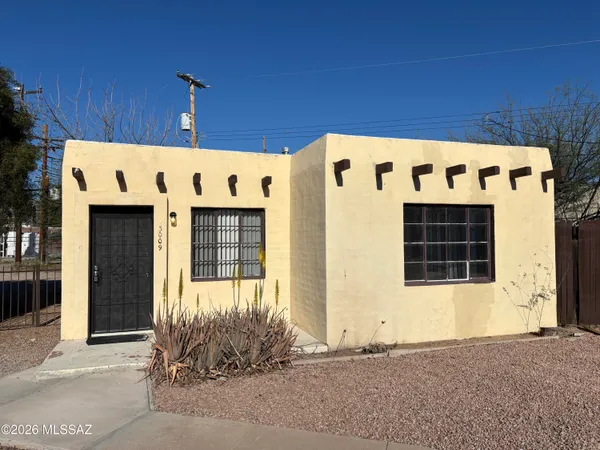 $1,350 | 3009 East La Madera Drive, Tucson, AZ 85716
