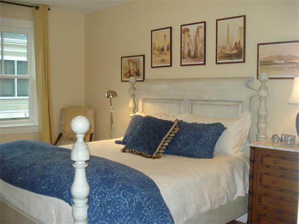 34 Courtyard Place, Unit B Lexington, MA 02420 - Photo 9 of 19 a bedroom with a bed and window