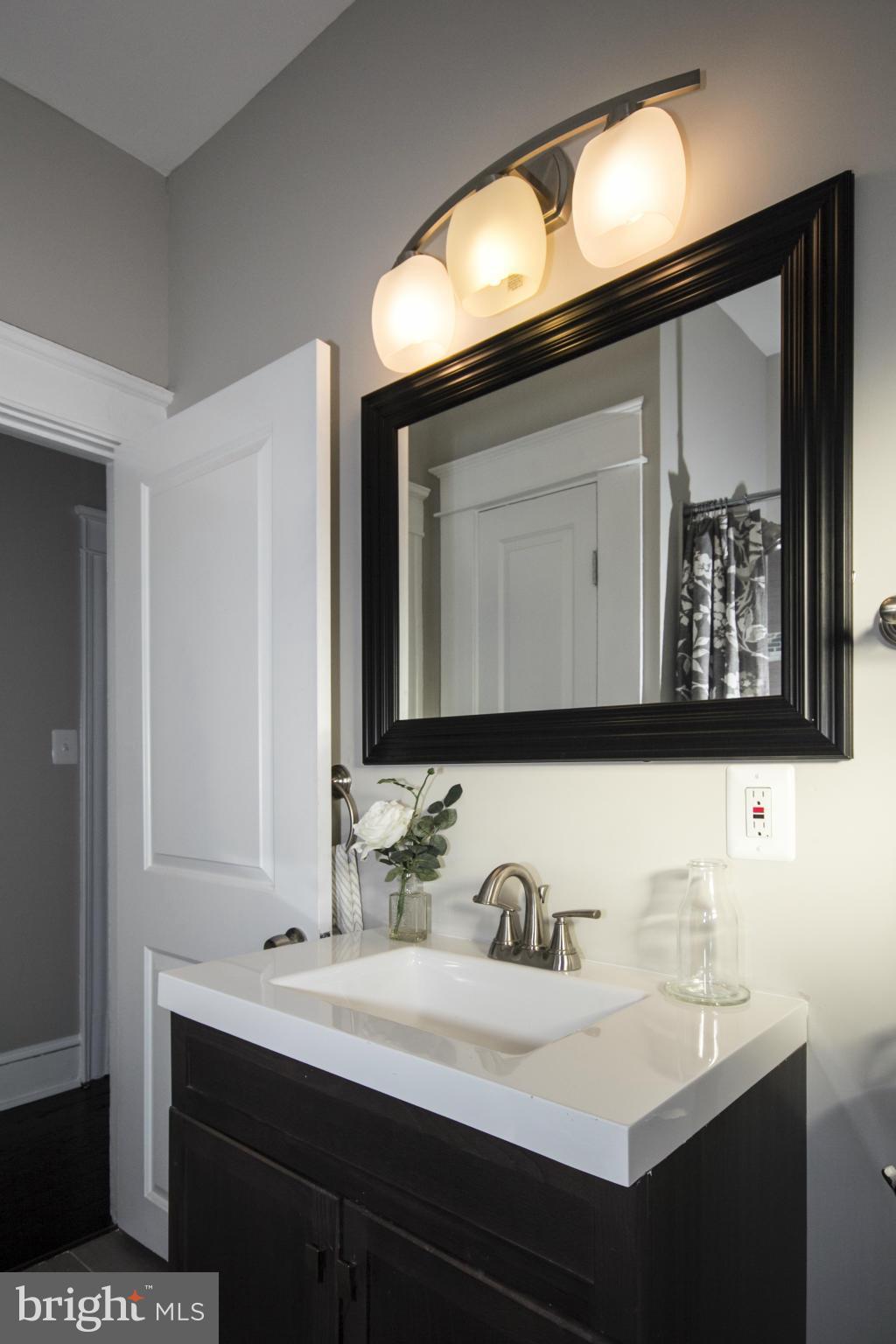 4430 Raspe Avenue Baltimore, MD 21206 - Photo 15 of 26 Bath