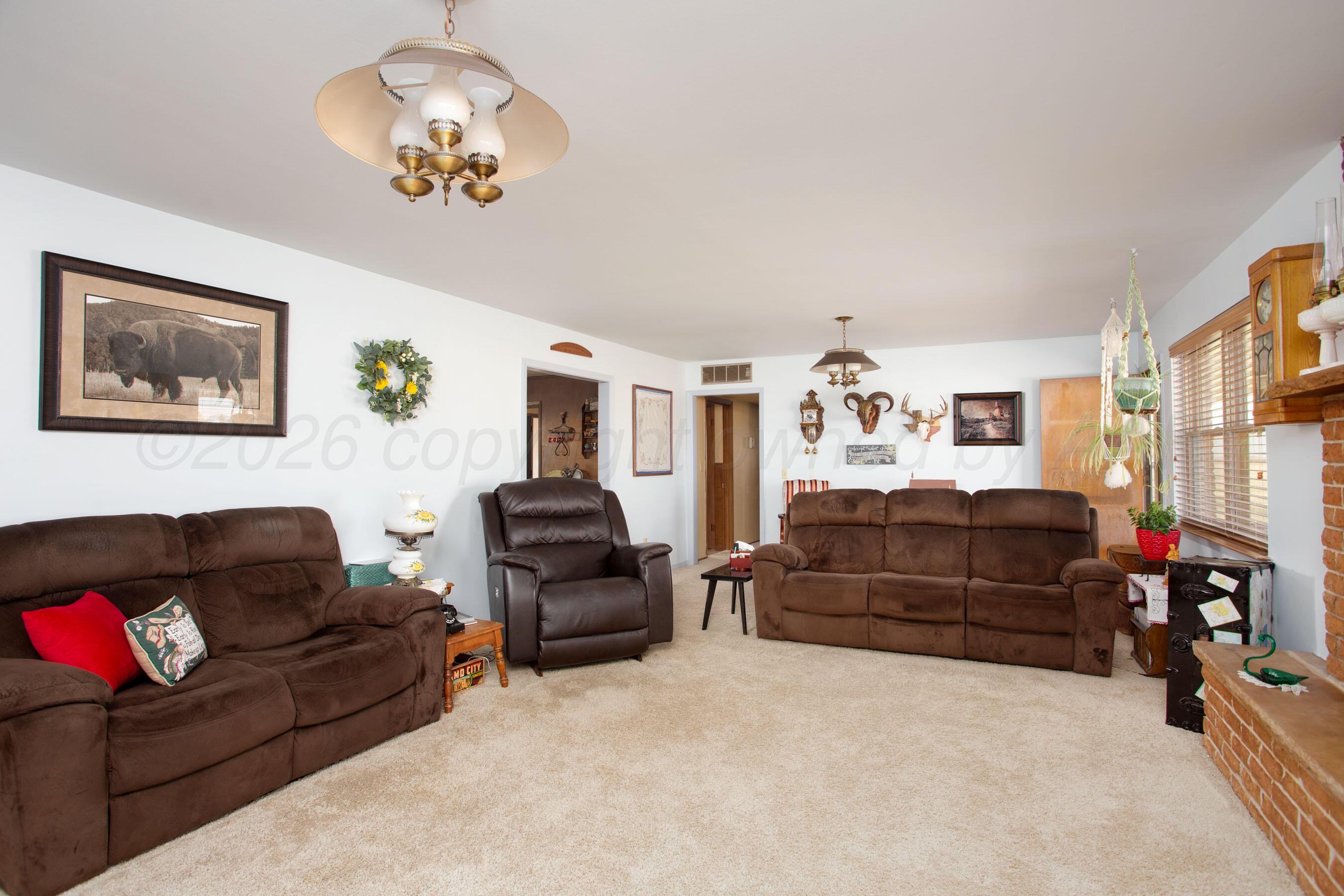 5003 Klinke Road Amarillo, TX 79108 - Photo 9 of 35 Large family room