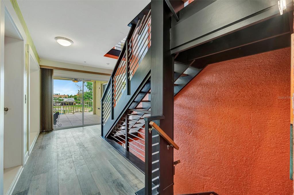 614 Norton Street Longboat Key, FL 34228 - Photo 13 of 71 a view of an entryway