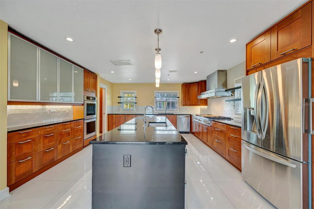 614 Norton Street Longboat Key, FL 34228 - Photo 24 of 71