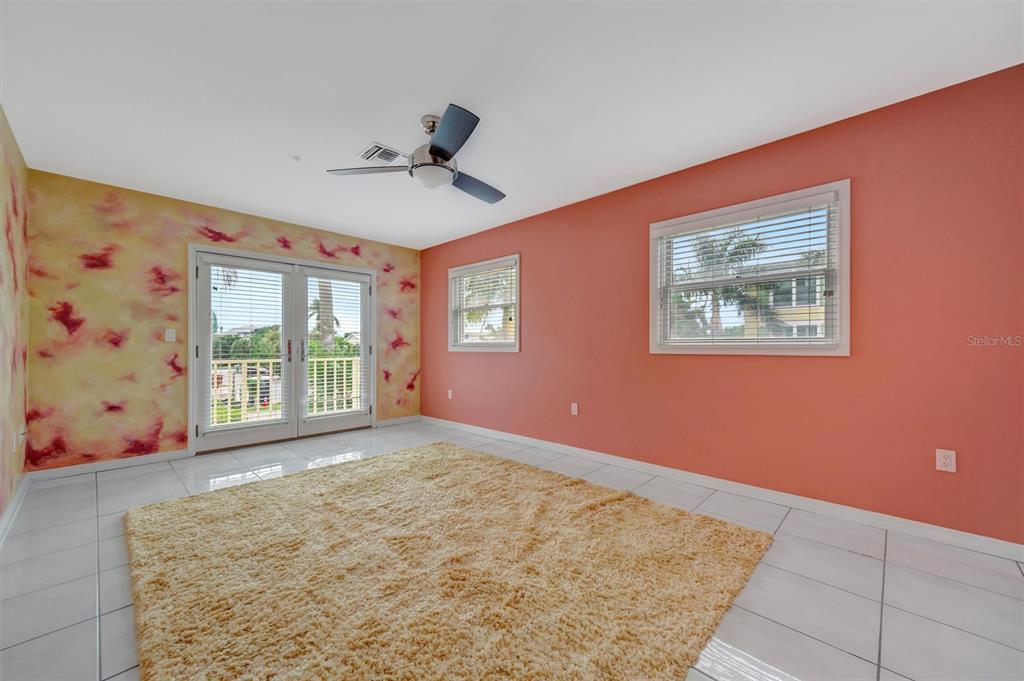 614 Norton Street Longboat Key, FL 34228 - Photo 30 of 71 a view of an empty room with a window