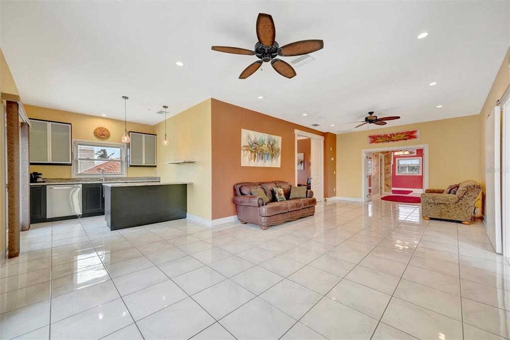 614 Norton Street Longboat Key, FL 34228 - Photo 42 of 71 a living room with furniture