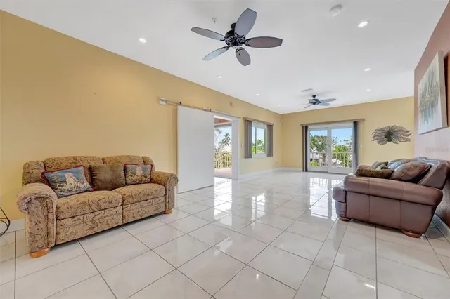 $10,000 | 614 Norton Street, Longboat Key, FL 34228
