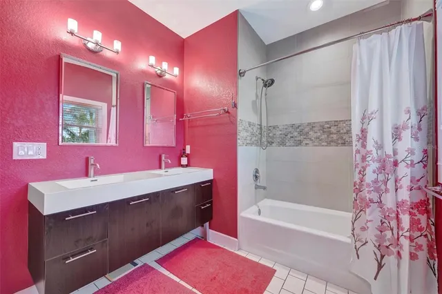 $10,000 | 614 Norton Street, Longboat Key, FL 34228